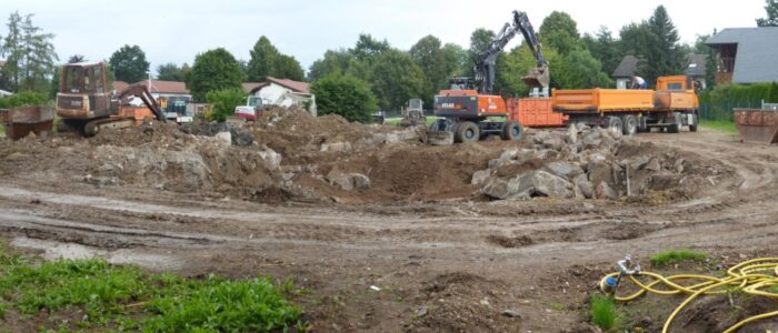 Vom Hof sind nur noch paar alte Steine übrig